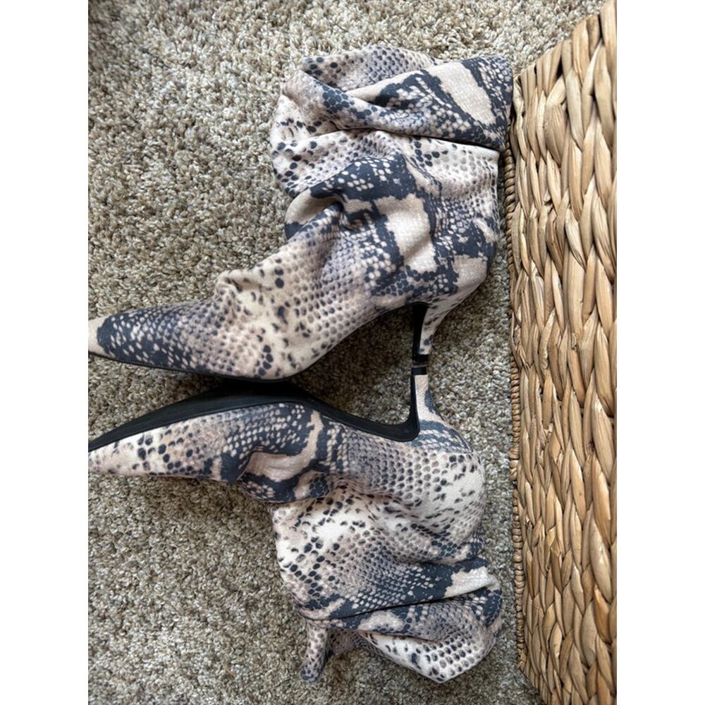 Fabric ankle booties, slouch kitten heel 8 NWOT 662 - Picture 3 of 6